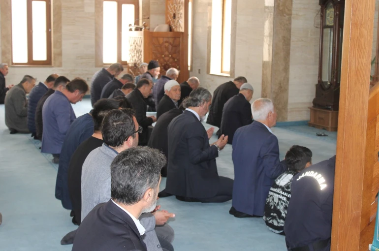 Ayla Kara ve öğrencileri Kula’da dualarla anıldı 