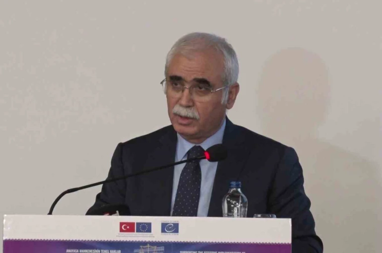 AYM Başkanı Özkaya: "Adalet terazisi, hakim ve savcıların elindedir. Bu terazi, dünyadaki en hassas terazidir" 