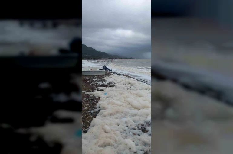 Ayvacık’ta deniz köpürdü