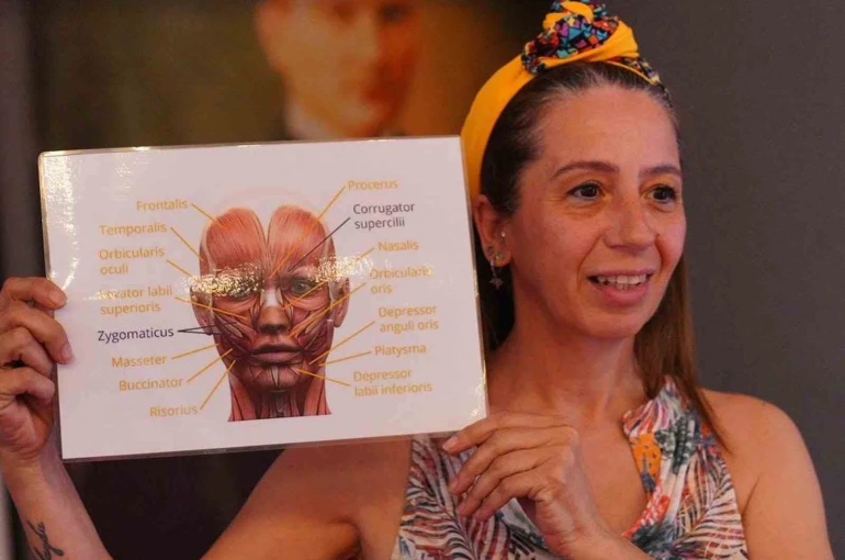 Ayvalık’ta kadınlar yüz yoga atölyesinde buluştu 
