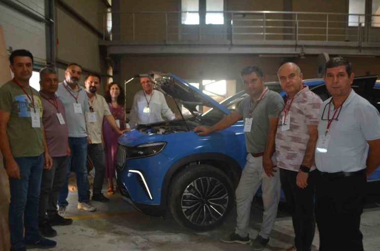 Ayvalık’ta Öğretmenlere "Hibrit ve Elektrikli Araç Teknolojileri" Eğitimi 