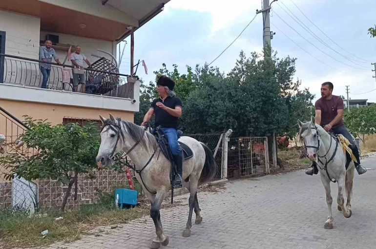 "Az daha çoktur" ile 10 yıllık birikimini sayfalara taşıdı 