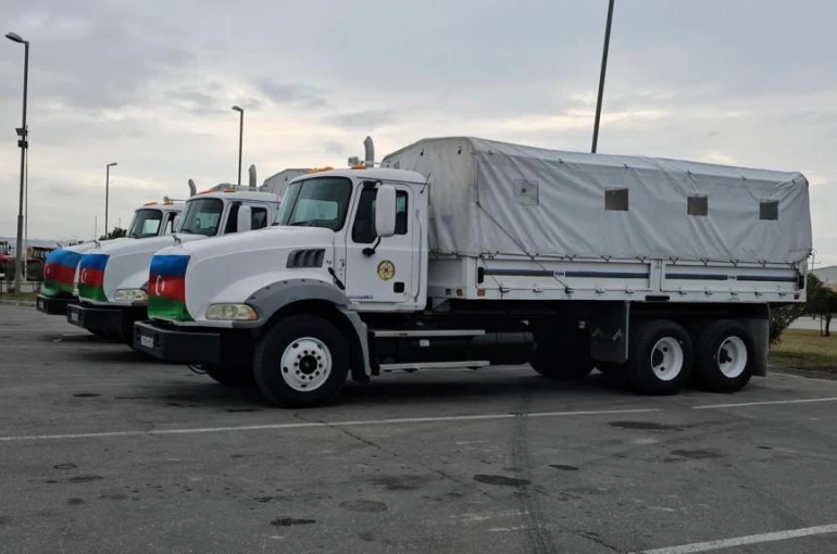 Azerbaycan, İran’a insani yardım gönderdi