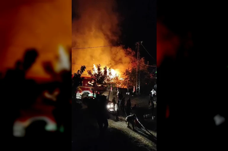 Baba oğlun evi yangında kül oldu