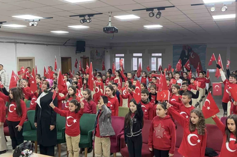Babaeski’de ilk ders ’Bayrak Sevgisi’ oldu