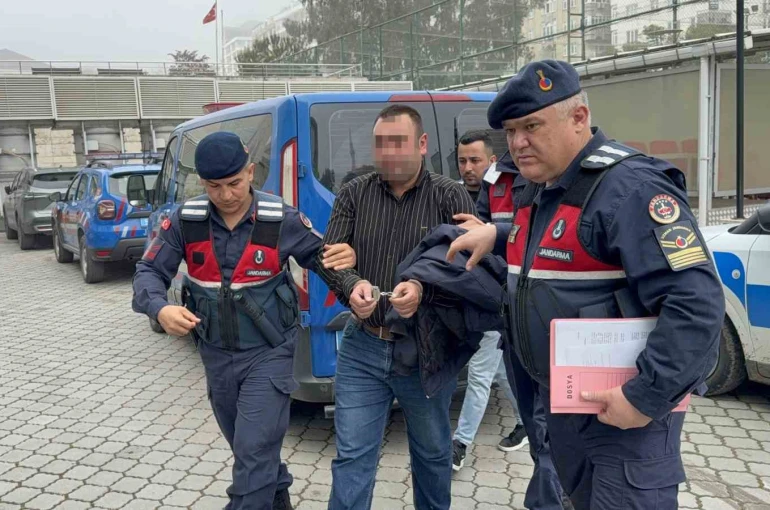 Babasını 8 kurşunla öldüren şahıs adliyeye sevk edildi