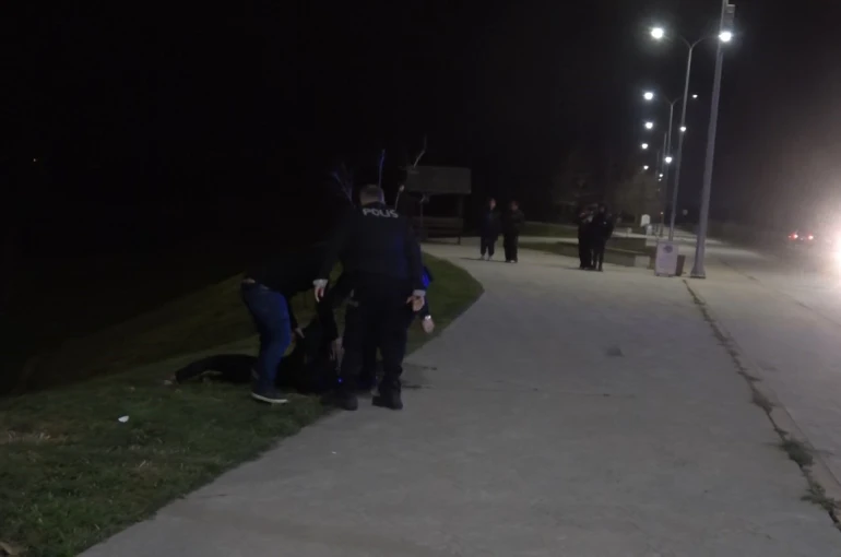 Bafra’da alkollü kadın ekipleri alarma geçirdi 