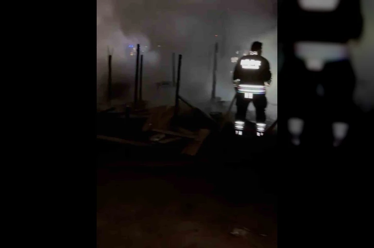 Bağ evinde yakılan ateş yangına sebep oldu 
