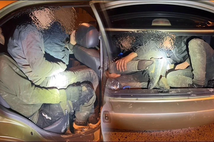 Bagajı dahi göçmenle dolduran 4 araç sürücüsüne 601 bin TL ceza uygulandı 