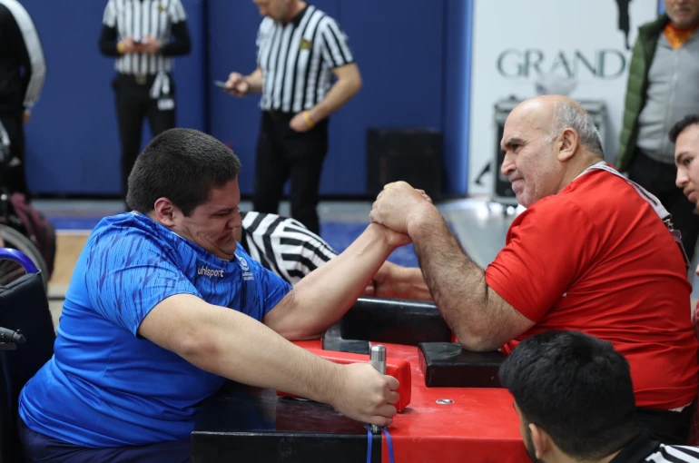 Bağcılarlı demir bileklerden büyük başarı: 14 madalya kazandılar