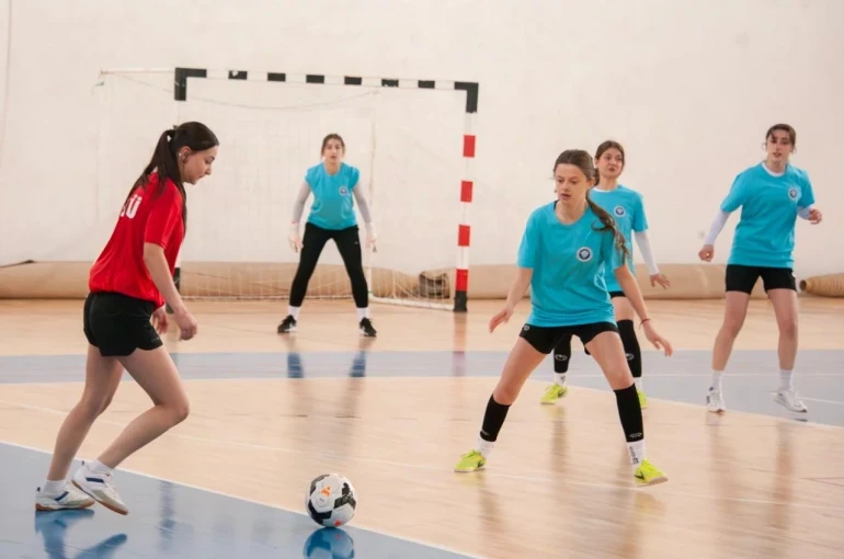 Bahar Şenlikleri futsal müsabakasıyla başladı 