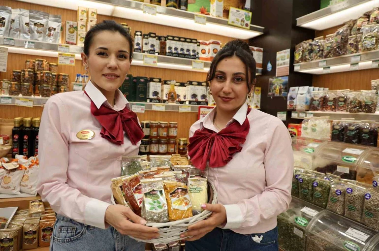 Baharat reyonları bayram için yeniden donatıldı 