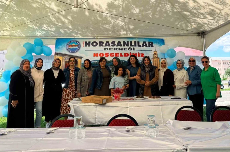 "Bahçe bizden, bohça sizden" diyerek buluştular 