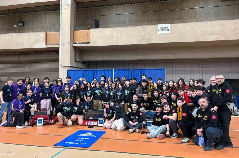 Bahçelievler Anadolu Lisesi Robotik Takımı New York’ta şampiyonluk kazandı 