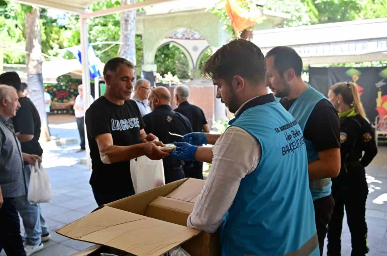 Bahçelievler’de binlerce vatandaşa aşure ikram edildi 