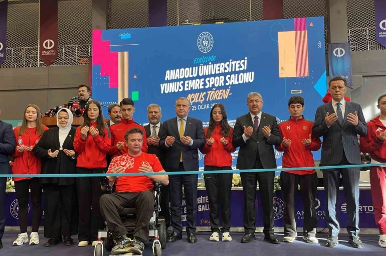 Bakan Bak: "Güçlü Türkiye için Türkiye Yüzyılı’nda gençliğin yüzü olarak, sporun yüzü olarak çalışmaya devam edeceğiz" 