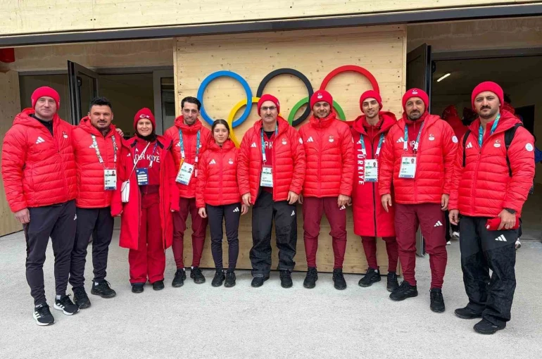Bakan Bak, Kış Olimpiyatları’nda yarışacak milli sporcularla görüştü 