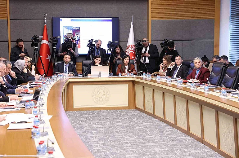 Bakan Bak: "Suça sürüklenen her çocuk, toplumsal hayata kazandırılması gereken bir bireydir"