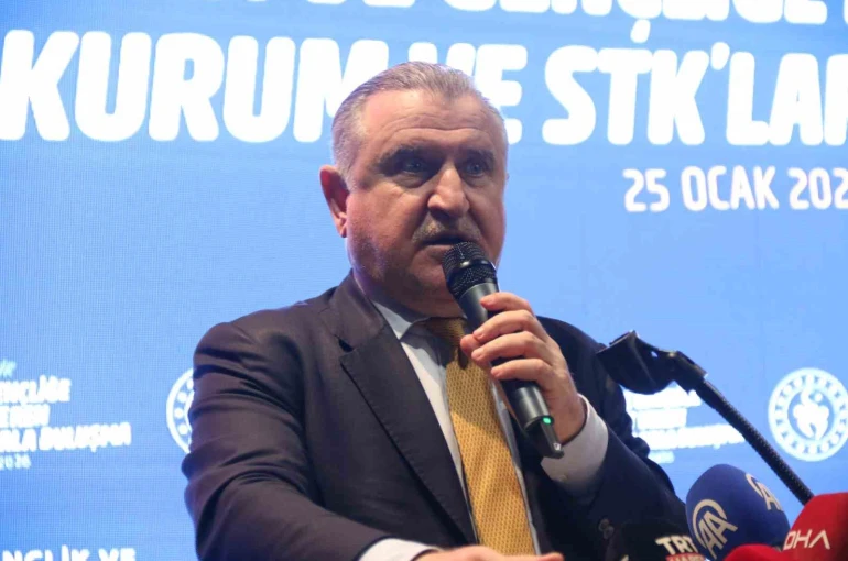 Bakan Bak: "Türkiye Yüzyılı sporun ve gençliğin yüzyılı olacak" 