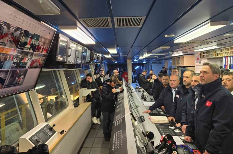 Bakan Bayraktar: "2026 yılı bir taraftan üretimi arttırdığımız bir yıl olacak"