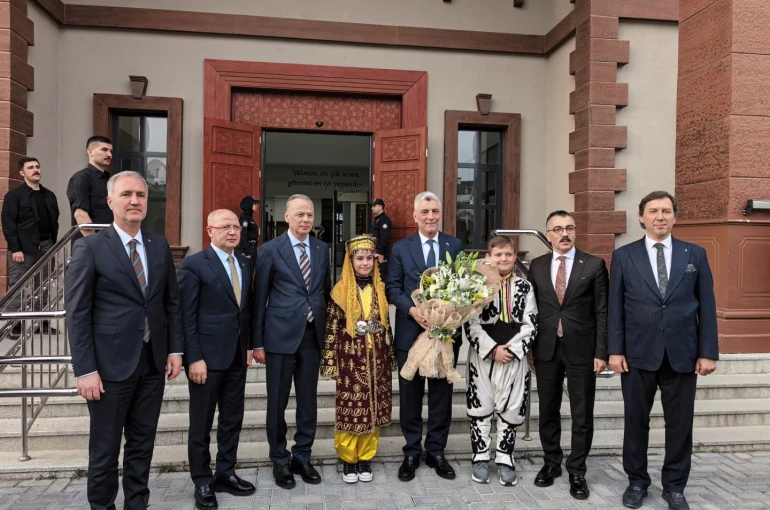Bakan Bolat’tan İnegöl ziyareti 