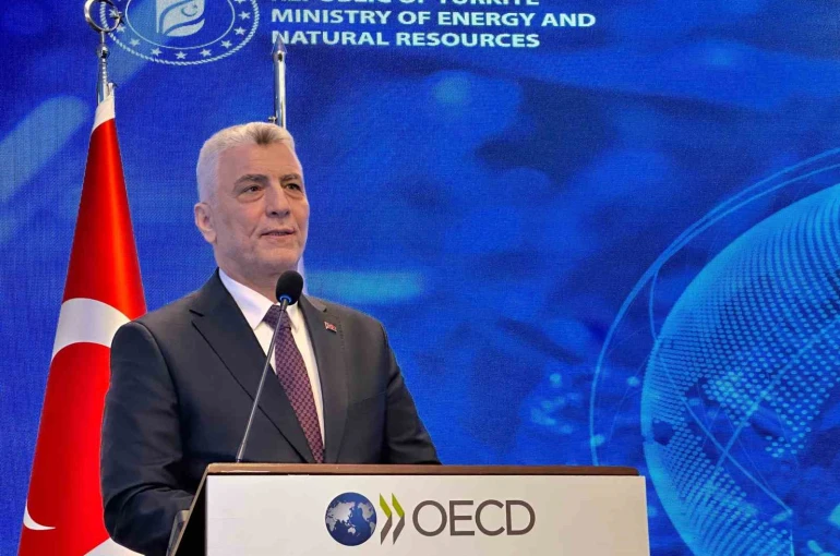 Bakan Bolat’tan kritik minerallere erişim için küresel iş birliği çağrısı 