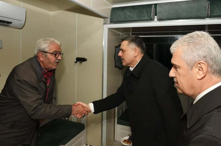 Bakan Çiftçi şehit Akarsel'in ailesini ziyaret etti