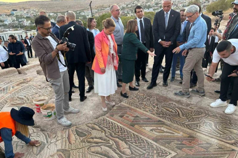 Bakan Ersoy, Dülük Antik Kenti’nde müzik dinletisine katıldı 