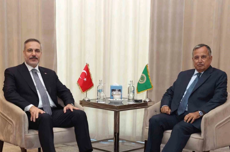 Bakan Fidan, Arap Birliği Genel Sekreteri Fehmi ile görüştü 