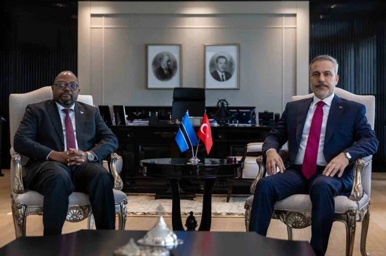 Bakan Fidan, Botsvana Uluslararası İlişkiler Bakanı Butale ile görüştü 