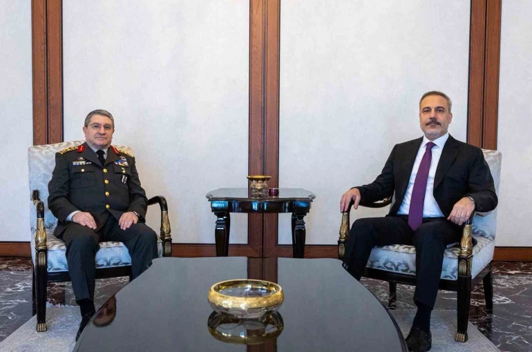 Bakan Fidan, Genelkurmay Başkanı Orgeneral Bayraktaroğlu’nu kabul etti 
