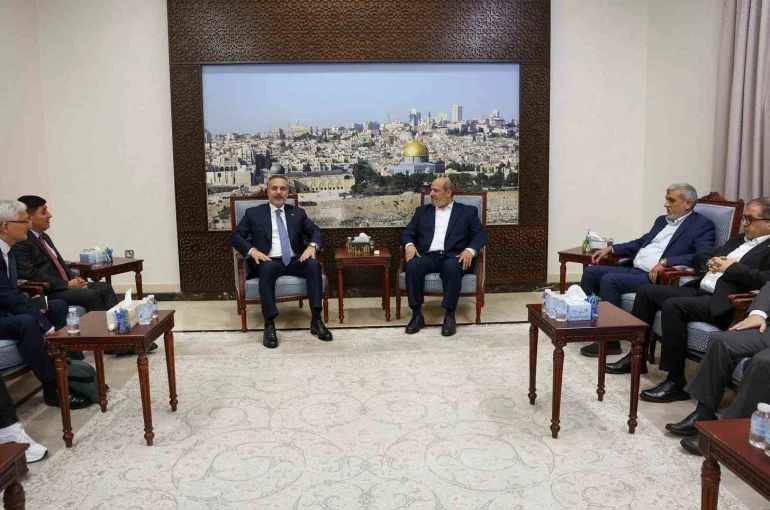 Bakan Fidan, Katar Başbakan Yardımcısı ve Savunma Bakanı Al Thani ile bir araya geldi 