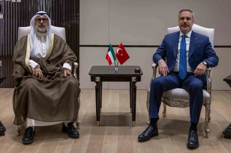 Bakan Fidan, Kuveytli mevkidaşı ile bir araya geldi 