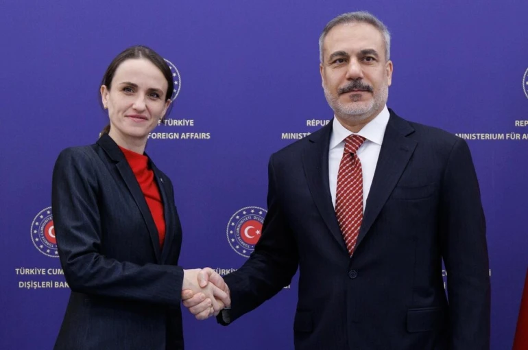 Bakan Fidan, Roman mevkidaşı ile görüştü