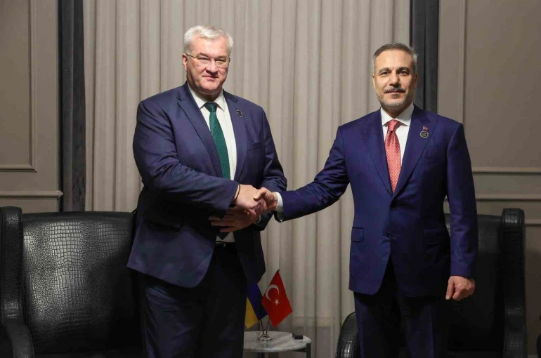 Bakan Fidan, Ukraynalı mevkidaşı ile bir araya geldi 