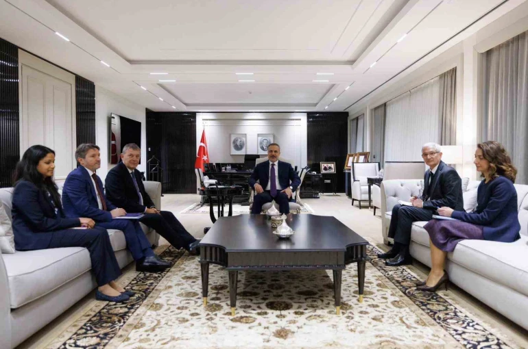 Bakan Fidan, UNRWA Genel Komiseri Lazzarini’yi kabul etti 