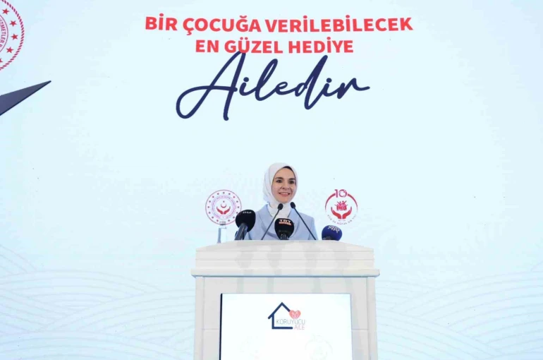Bakan Göktaş: "11 bin 22 çocuğumuz 9 bin 277 koruyucu ailemizin yanında hayatını sürdürmektedir" 