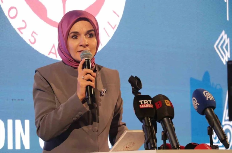 Bakan Göktaş: "Aile değerlerini yaşatacak farkındalık çalışmaları yürütüyoruz" 