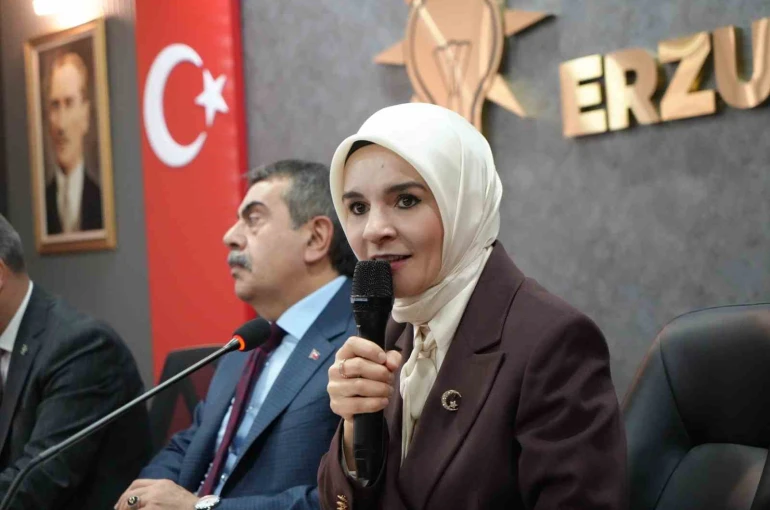 Bakan Göktaş: "Biz hiçbir zaman elimizi sahadan çekmedik, deprem turisti gibi oralara gitmiyoruz her zaman oradayız" 