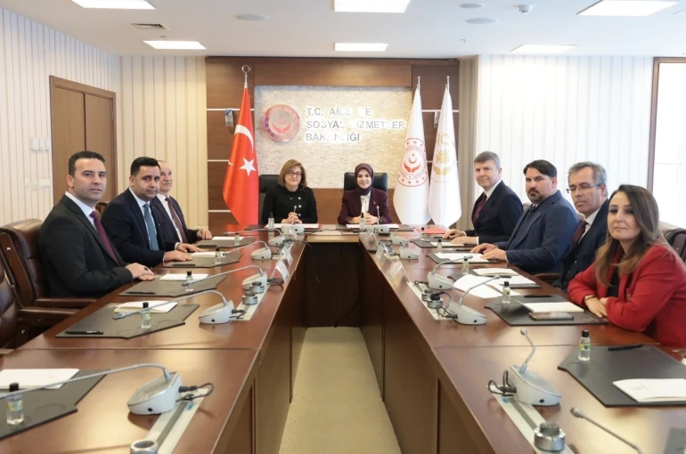 Bakan Göktaş: "Büyüklerimizin refahını ve sosyal hayata katılımını artıracak çalışmaları yaygınlaştırıyoruz" 