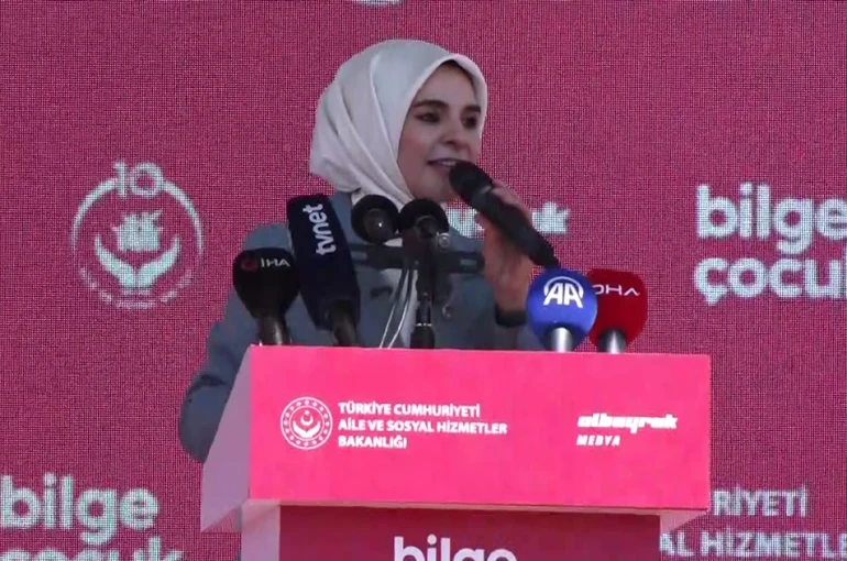 Bakan Göktaş: Çocuğu gözeten ve nesiller arasındaki bağı merkeze alan adımlarımızı sürdüreceğiz 