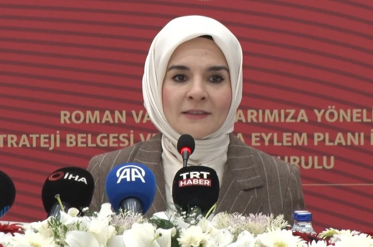 Bakan Göktaş: "Eylem Planıyla, Roman vatandaşlarımızın hayatını iyileştiren hizmetlerimizi büyüteceğiz"