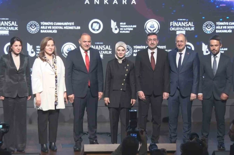 Bakan Göktaş: "Finansal okuryazarlık eğitimleriyle kadınlara kendi yaşamına sahip çıkma potansiyelini gösteriyoruz" 