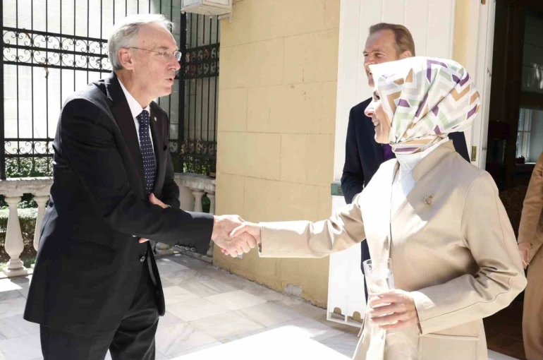 Bakan Göktaş, Frankofon Büyükelçiler ile bir araya geldi 