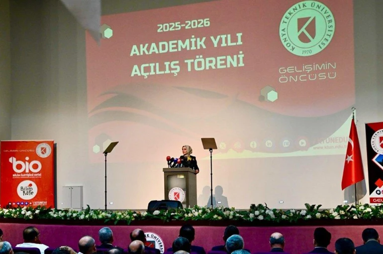 Bakan Göktaş, Konya'da Yapay Zekayla Vizyonunu Paylaştı