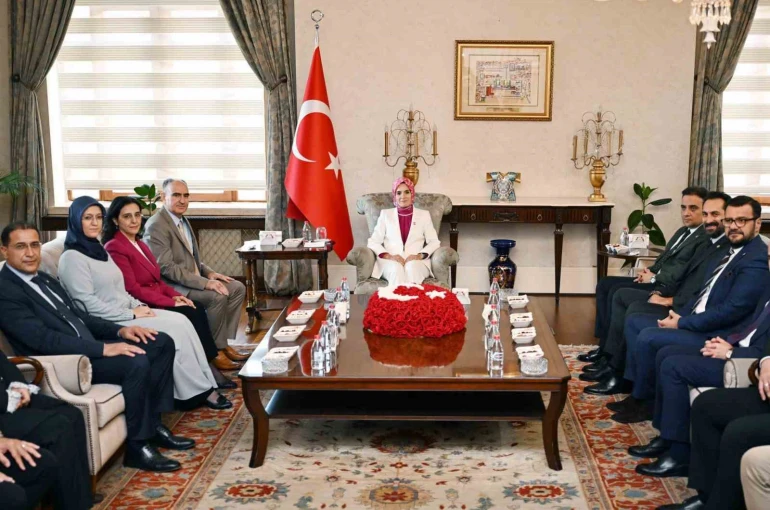 Bakan Göktaş’tan Manisa Valiliği ve AK Parti’ye ziyaret 