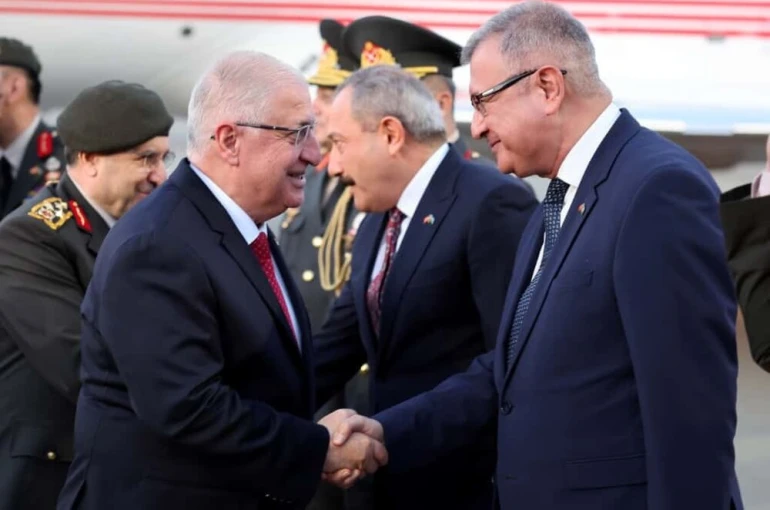 Bakan Güler, 2. Karabağ Savaşı zafer kutlamalarına katılmak üzere Azerbaycan’a geldi 