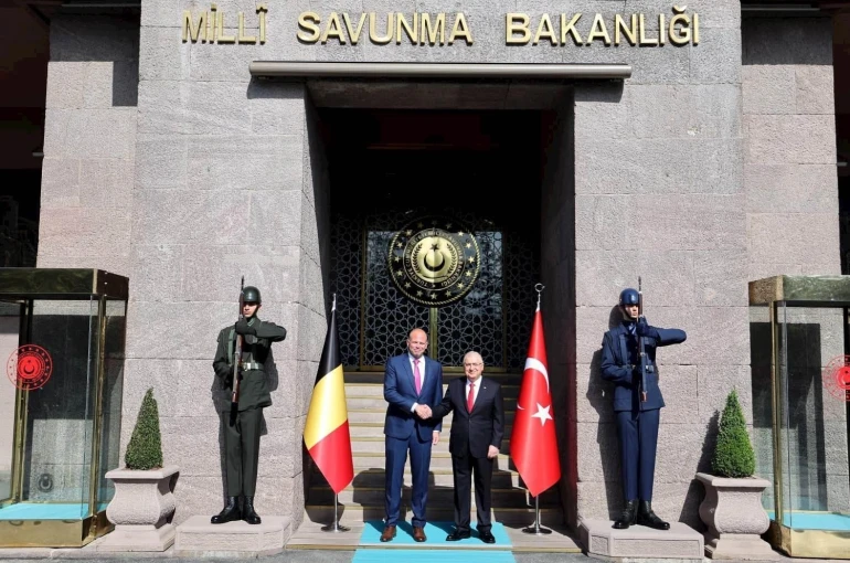 Bakan Güler, Belçika Savunma ve Dış Ticaret Bakanı Francken ile bir araya geldi 