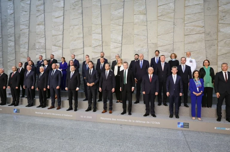 Bakan Güler, NATO savunma bakanlarıyla aile fotoğrafına katıldı 