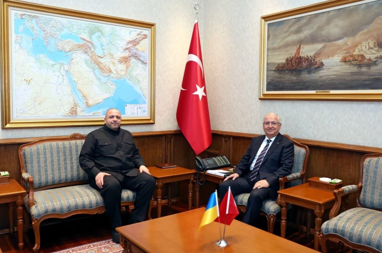 Bakan Güler, Ukrayna Dış İstihbarat Servisi Başkanı Umerov ile görüştü